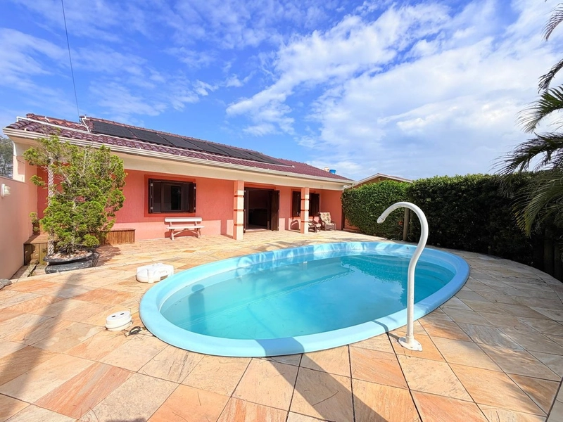Linda Casa á 50 Metros do Mar, com Piscina e Espaço Gourmet!: 1ª foto da galeria de imagens do imóvel