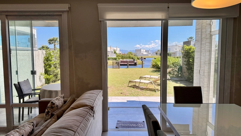 Lindo Sobrado na Beira do lago com 3 Dormitórios e Living Integrado!: 10ª foto da galeria de imagens do imóvel
