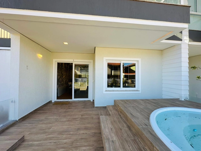 Lindo Duplex Decorado, a Poucos Metros do Mar com Jacuzzi!: 8ª foto da galeria de imagens do imóvel
