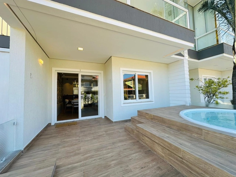 Lindo Duplex Decorado, a Poucos Metros do Mar com Jacuzzi!: 9ª foto da galeria de imagens do imóvel