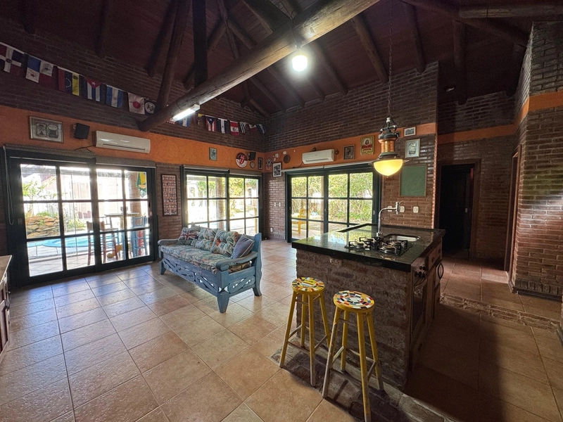 Ampla Casa Rústica com Vista para o Mar em 4 Terrenos: 11ª foto da galeria de imagens do imóvel