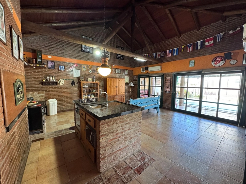 Ampla Casa Rústica com Vista para o Mar em 4 Terrenos: 12ª foto da galeria de imagens do imóvel