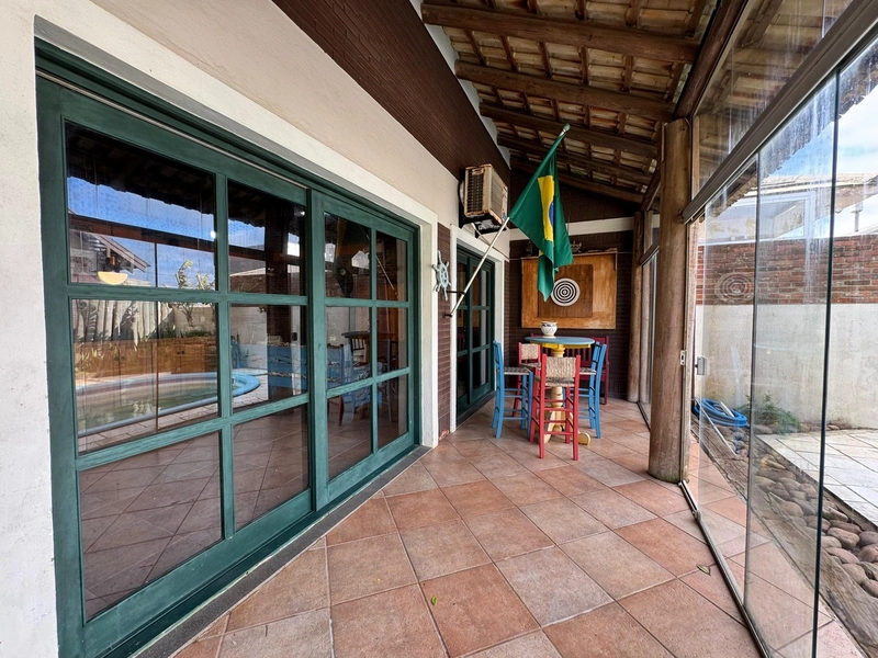 Ampla Casa Rústica com Vista para o Mar em 4 Terrenos: 6ª foto da galeria de imagens do imóvel