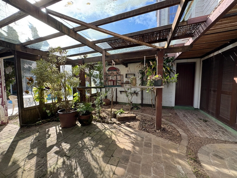 Ampla Casa Rústica com Vista para o Mar em 4 Terrenos: 17ª foto da galeria de imagens do imóvel
