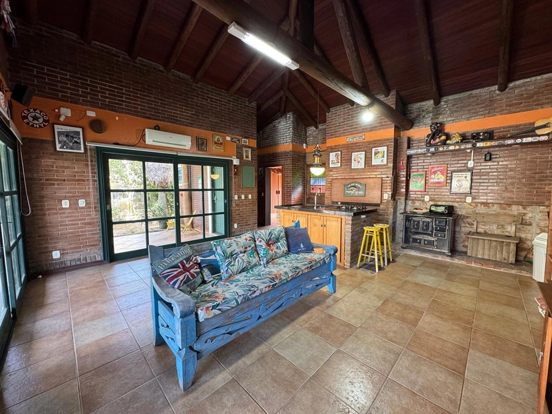 Ampla Casa Rústica com Vista para o Mar em 4 Terrenos: 10ª foto da galeria de imagens do imóvel
