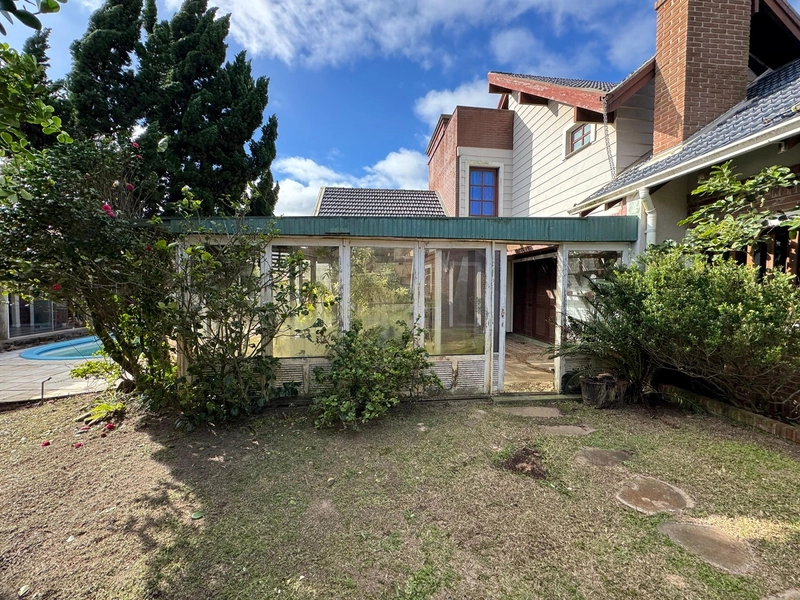 Ampla Casa Rústica com Vista para o Mar em 4 Terrenos: 18ª foto da galeria de imagens do imóvel