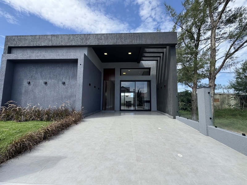 SUA CASA NA PRAIA, Noiva do Mar - Xangrilá-RS!: 1ª foto da galeria de imagens do imóvel