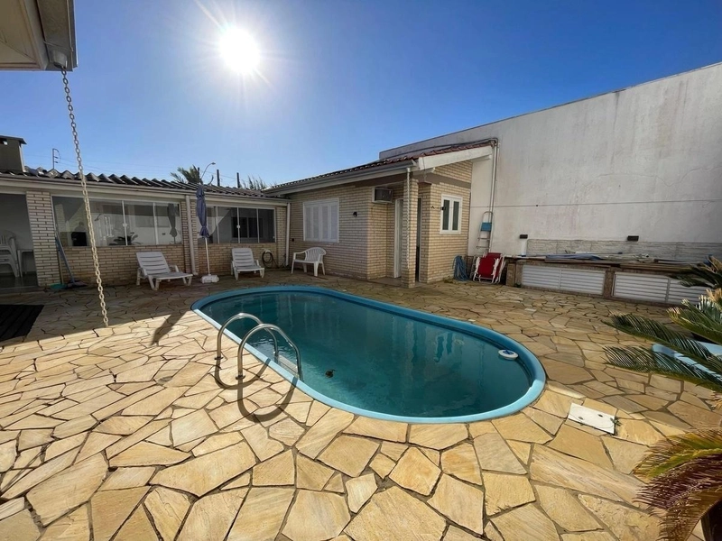 Ótima Casa com 3 Dormitórios, 3 Banheiros Sociais e Piscina Privativa!: 8ª foto da galeria de imagens do imóvel