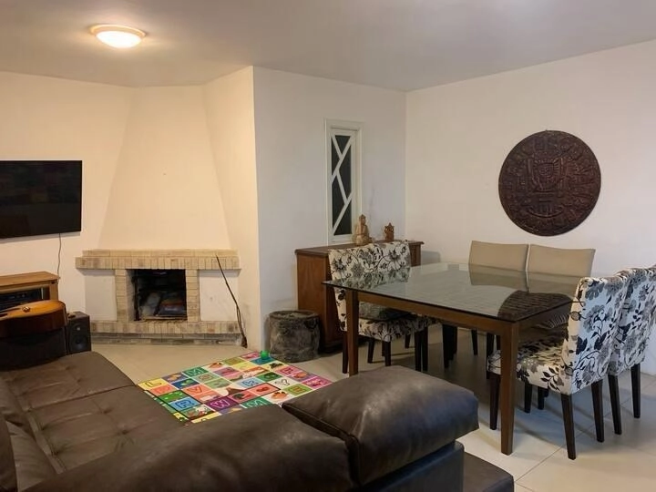 Linda Casa com Piscina Aquecida e 3 Dormitórios Sendo 1 Suíte!: 3ª foto da galeria de imagens do imóvel