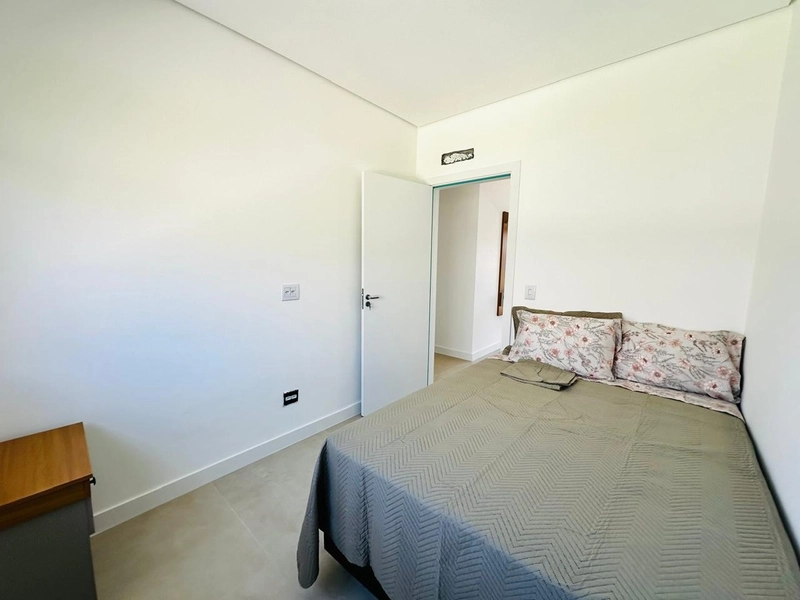 Casa com Piscina, Suíte e Living Integrado – Semi-Mobiliada!: 22ª foto da galeria de imagens do imóvel