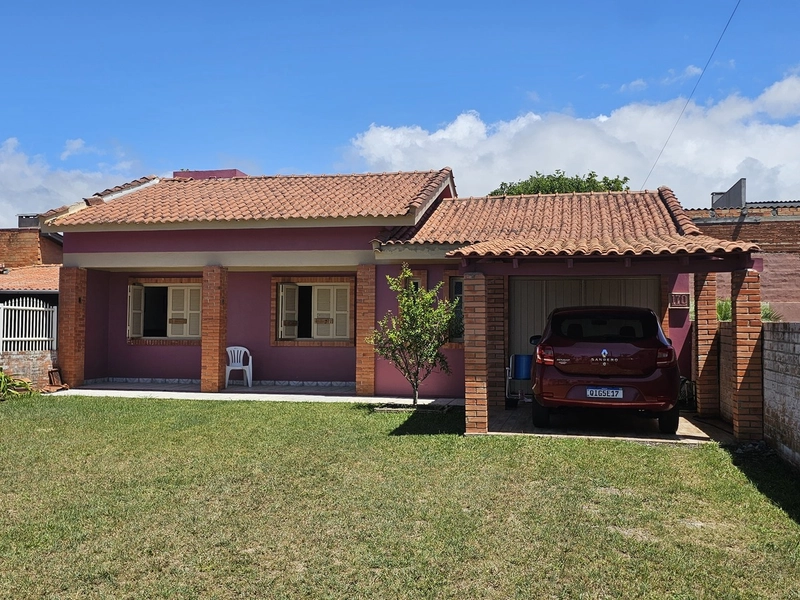 Casa a VENDA! Já pensou em ter sua casa no litoral.: 1ª foto da galeria de imagens do imóvel