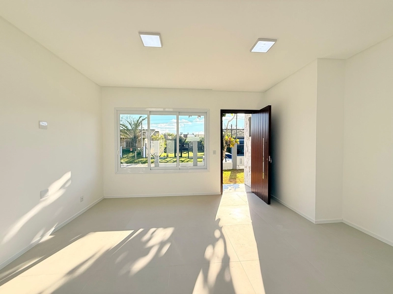 Linda Casa com Piscina em Atlântida Sul!: 6ª foto da galeria de imagens do imóvel