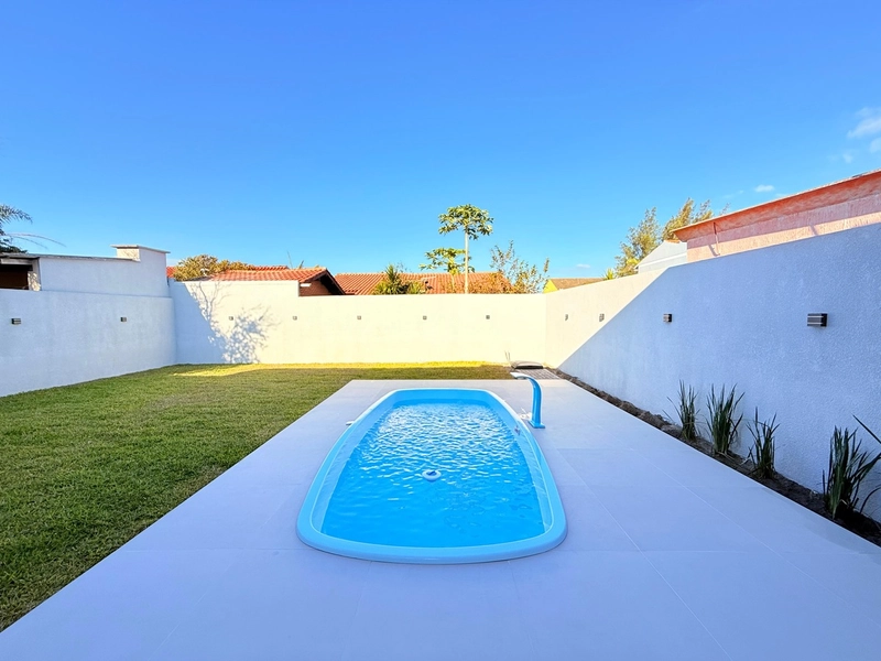 Linda Casa com Piscina em Atlântida Sul!: 3ª foto da galeria de imagens do imóvel