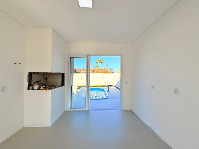 Linda Casa com Piscina em Atlântida Sul!: 4ª foto da galeria de imagens do imóvel