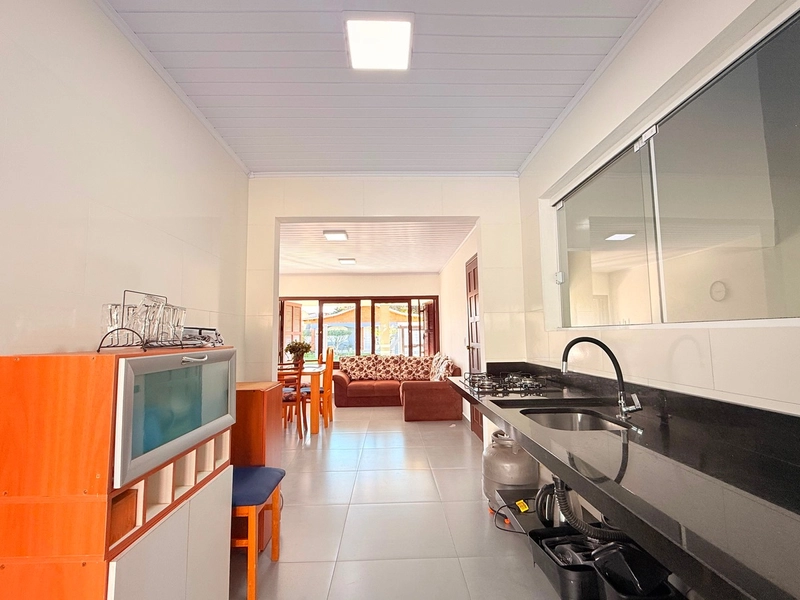 Belissíma Casa em Atlântida Sul: 9ª foto da galeria de imagens do imóvel