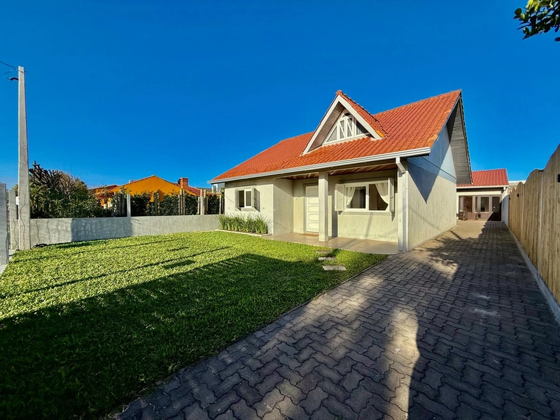 Linda Casa com Piscina e Quiosque, Próxima ao Mar e Centro!: 3ª foto da galeria de imagens do imóvel