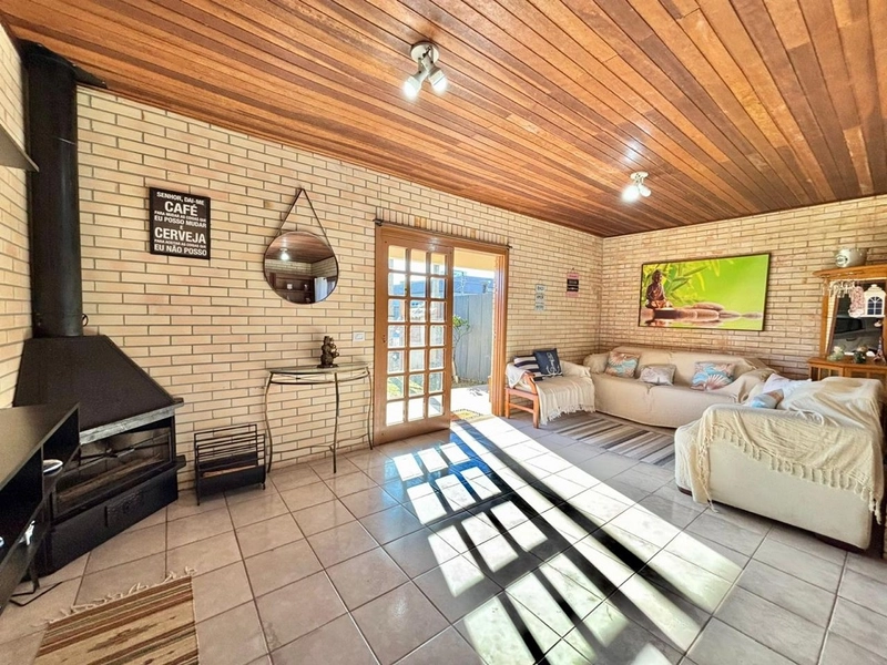 Linda Casa com Piscina em Xangri-Lá!: 3ª foto da galeria de imagens do imóvel