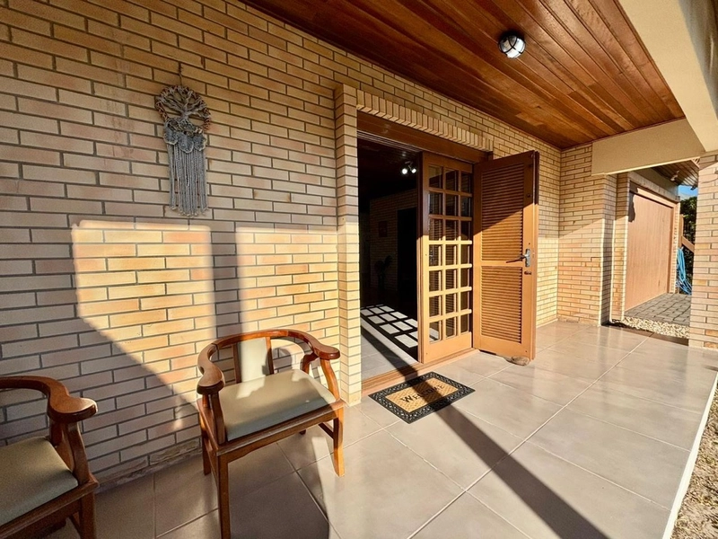 Linda Casa com Piscina em Xangri-Lá!: 2ª foto da galeria de imagens do imóvel