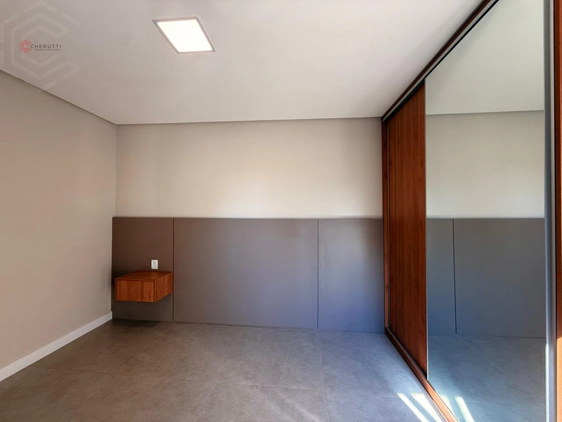 Ampla Casa de Esquina com Suíte e Garagem Fechada!: 11ª foto da galeria de imagens do imóvel