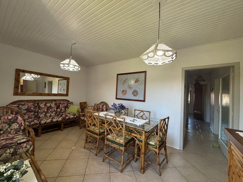 Excelente Casa com 3 Dormitórios, Ambientes Amplos e Ótima Estrutura!: 8ª foto da galeria de imagens do imóvel