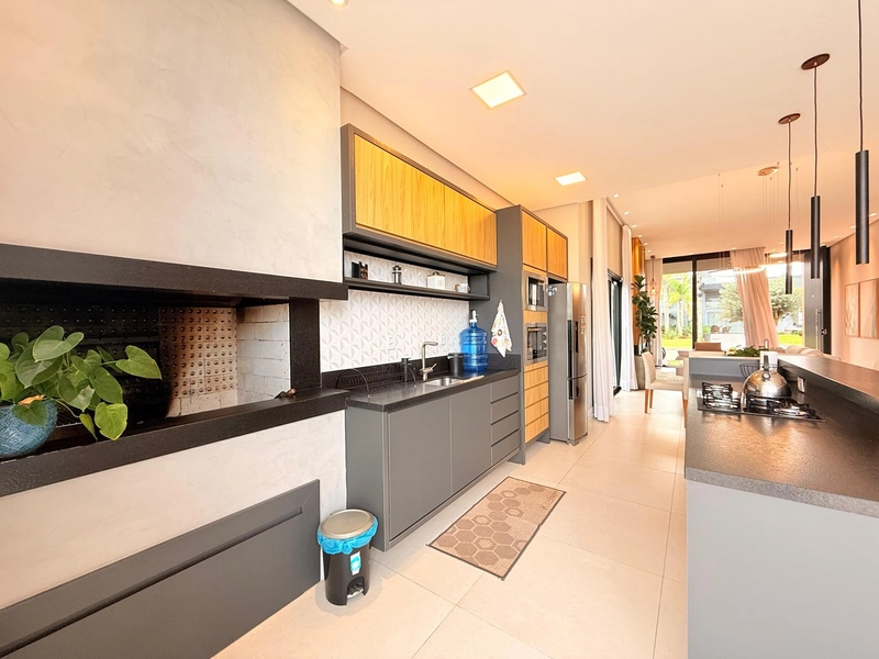 Casa de Alto Padrão com Vista para o Lago e 4 Suítes!: 13ª foto da galeria de imagens do imóvel