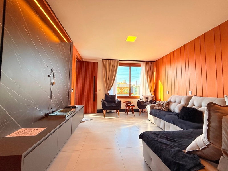 Linda Casa em Rainha do Mar, com 3 Dormitórios e Living integrado: 4ª foto da galeria de imagens do imóvel