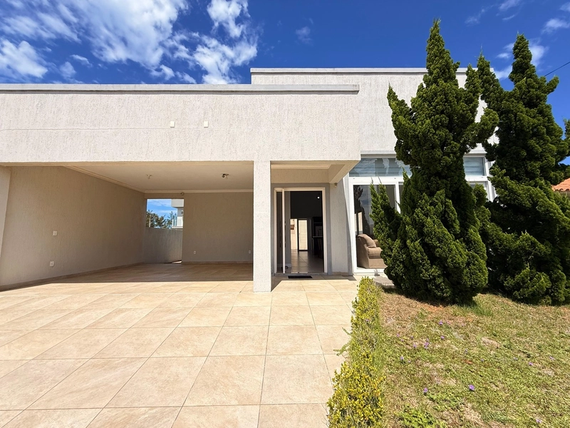Casa a 50m do Mar, com 3 Dormitórios, Pé Direito Alto e Lareira!: 2ª foto da galeria de imagens do imóvel