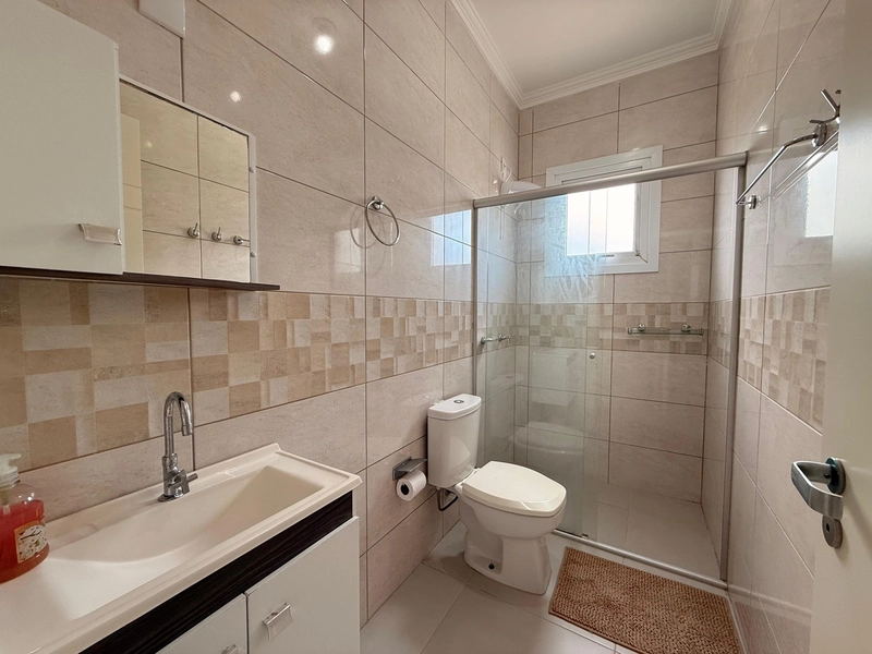 Casa a 50m do Mar, com 3 Dormitórios, Pé Direito Alto e Lareira!: 11ª foto da galeria de imagens do imóvel