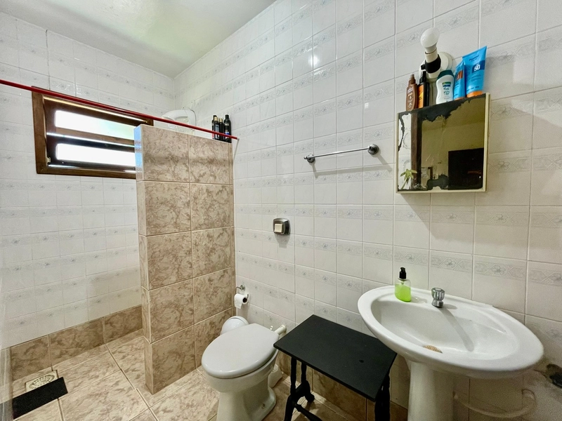 Ampla Residência com Anexo, Piscina e Espaço Gourmet em Dois Terrenos: 25ª foto da galeria de imagens do imóvel