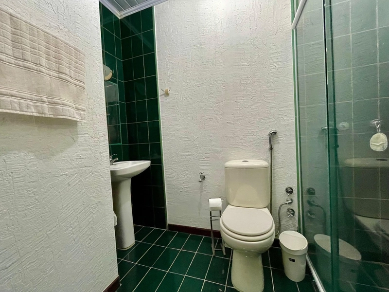 Ampla Residência com Anexo, Piscina e Espaço Gourmet em Dois Terrenos: 15ª foto da galeria de imagens do imóvel