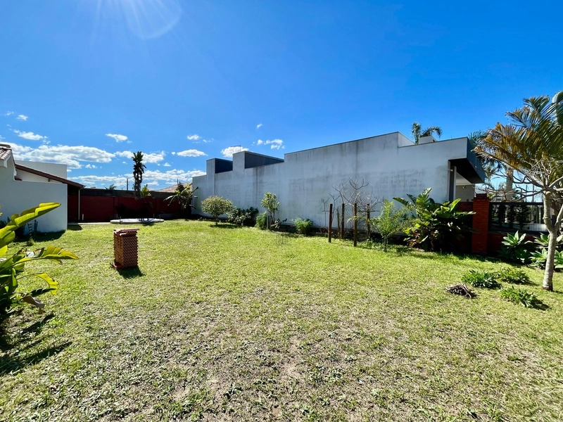 Ampla Residência com Anexo, Piscina e Espaço Gourmet em Dois Terrenos: 36ª foto da galeria de imagens do imóvel
