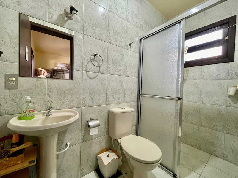 Ampla Residência com Anexo, Piscina e Espaço Gourmet em Dois Terrenos: 17ª foto da galeria de imagens do imóvel