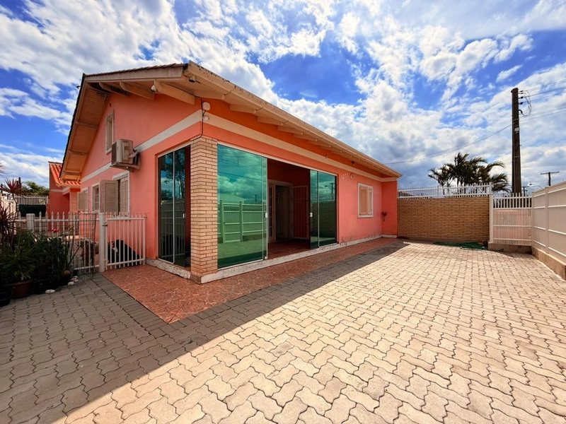 Casa Charmosa com Suíte, Espaço gourmet e Ar condicionado!: 1ª foto da galeria de imagens do imóvel