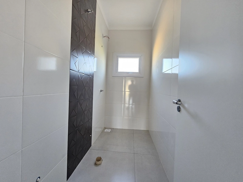 Lindo Geminado de Esquina á Venda, 3 Quartos e uma Ótima Localização!: 9ª foto da galeria de imagens do imóvel