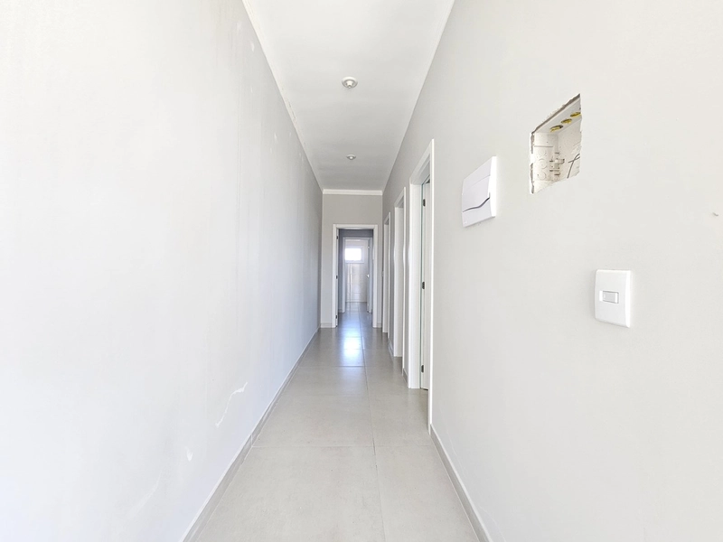 Lindo Geminado de Esquina á Venda, 3 Quartos e uma Ótima Localização!: 10ª foto da galeria de imagens do imóvel