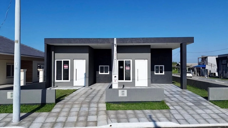 Lindo Geminado de Esquina á Venda, 3 Quartos e uma Ótima Localização!: 3ª foto da galeria de imagens do imóvel