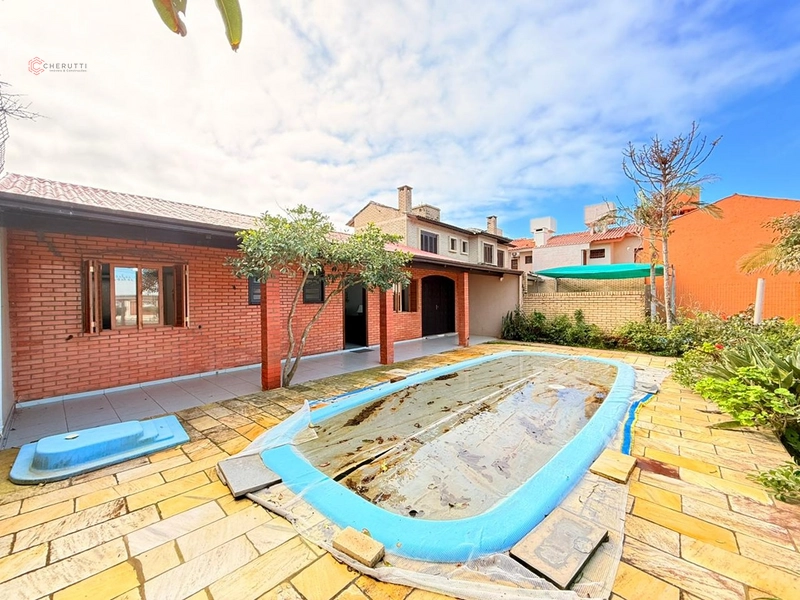 Imóvel à Venda em Rainha do Mar com 3 Dormitórios, Piscina e Pátio Amplo!: 2ª foto da galeria de imagens do imóvel