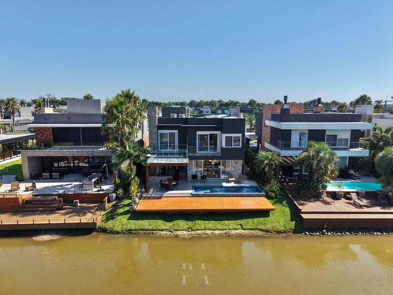 SOBRADO A BEIRA LAGO: 3ª foto da galeria de imagens do imóvel