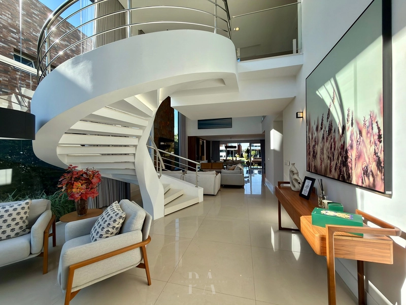 SOBRADO A BEIRA LAGO: 4ª foto da galeria de imagens do imóvel