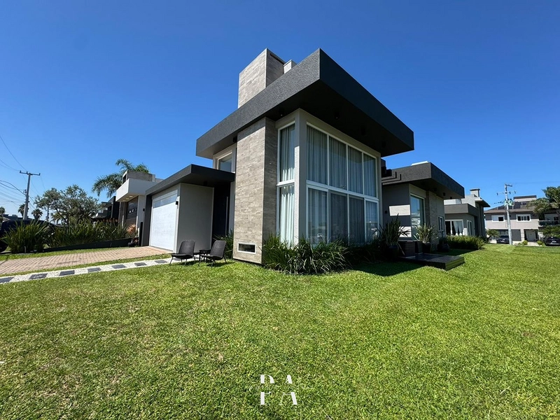 CASA COM VISTA PARA O LAGO: 4ª foto da galeria de imagens do imóvel