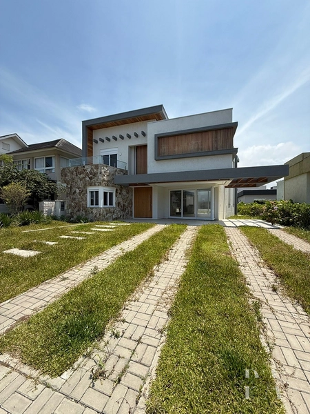 CASA DE LUXO SEMI MOBILIADA: 2ª foto da galeria de imagens do imóvel