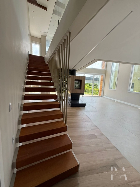 CASA DE LUXO SEMI MOBILIADA: 8ª foto da galeria de imagens do imóvel