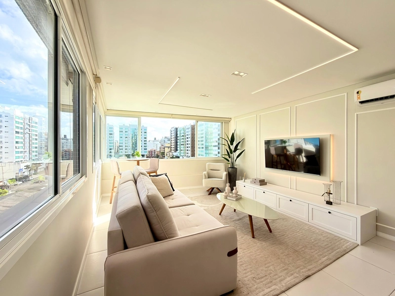 APARTAMENTO FRENTE PRAÇA COM VISTA MAR: 3ª foto da galeria de imagens do imóvel