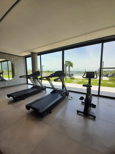 Terreno de esquina em condomínio + Garagem para Jet ski: 3ª foto da galeria de imagens do imóvel