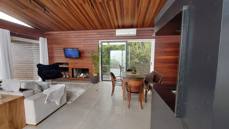 Casa alto padrão no Morro da Borussia: 26ª foto da galeria de imagens do imóvel