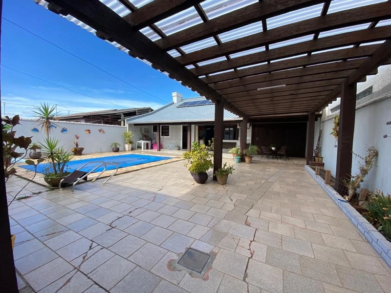 Belíssima casa com piscina: 2ª foto da galeria de imagens do imóvel