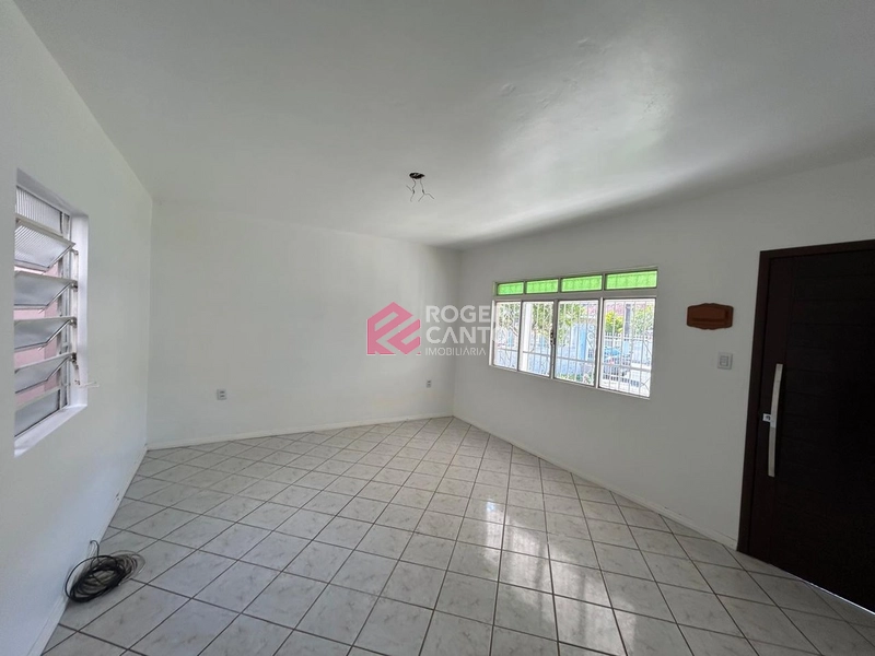 Casa com ótima localização: 4ª foto da galeria de imagens do imóvel