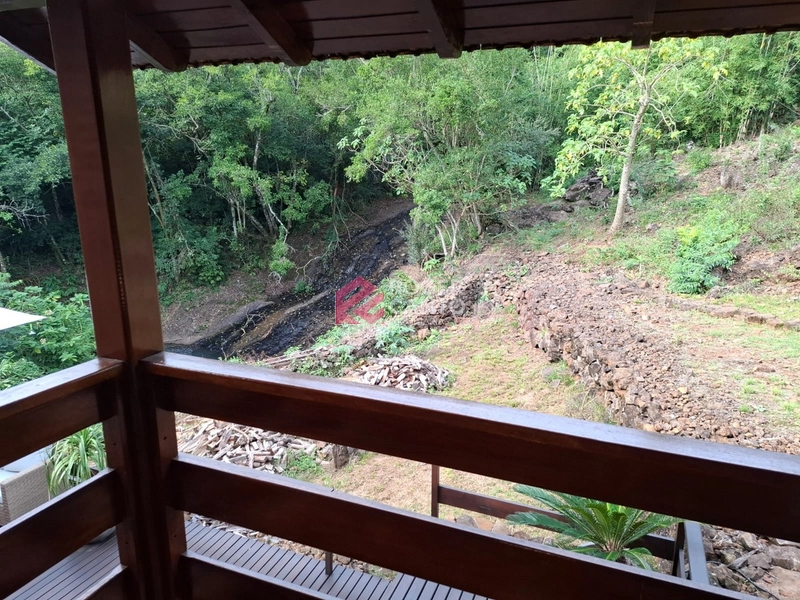 Bela casa em meio a natureza: 6ª foto da galeria de imagens do imóvel