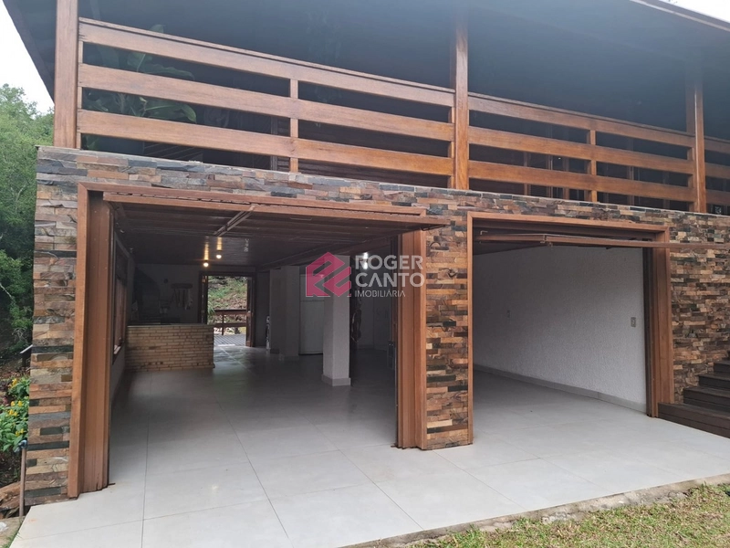 Bela casa em meio a natureza: 8ª foto da galeria de imagens do imóvel
