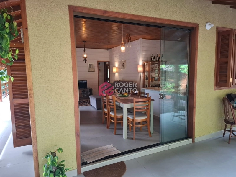 Bela casa em meio a natureza: 5ª foto da galeria de imagens do imóvel